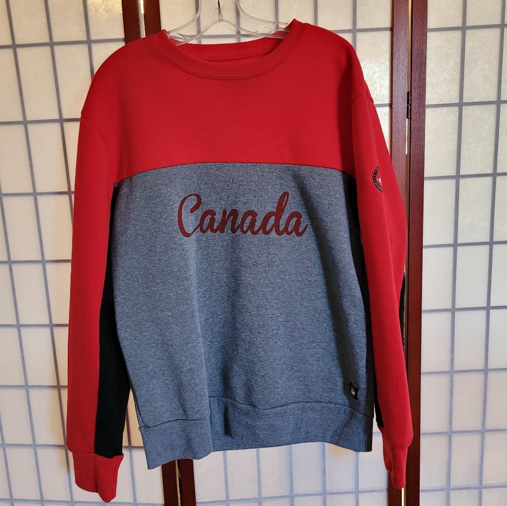 Canada Crewneck Sweater Size L